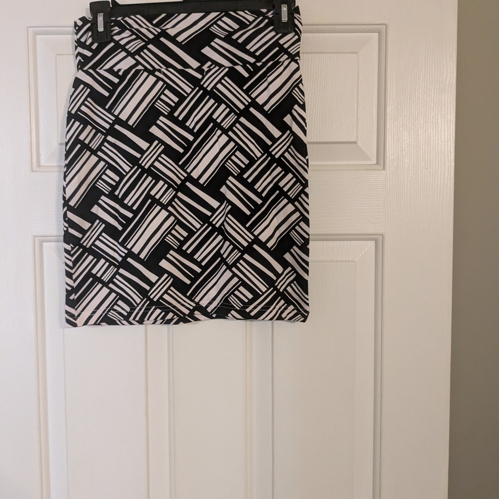 Forever 21 Black and White Mini Pencil Skirt